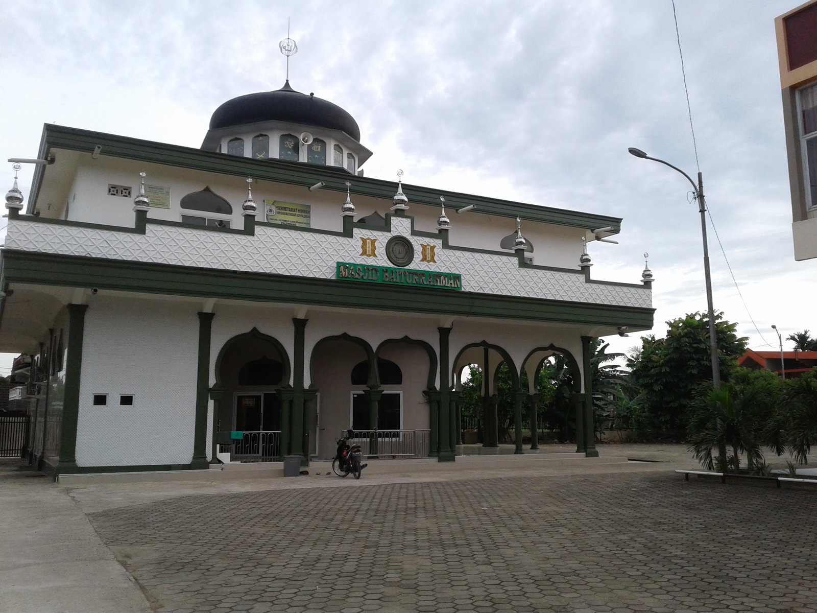 Masjid Aceh Baiturrahman Palembang yang merupakan bagian fasilitas dari Graha Bungong Jeumpa